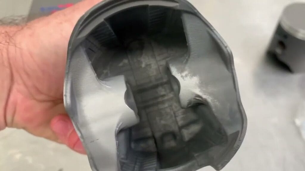 Meteor vs Vertex Piston comparison